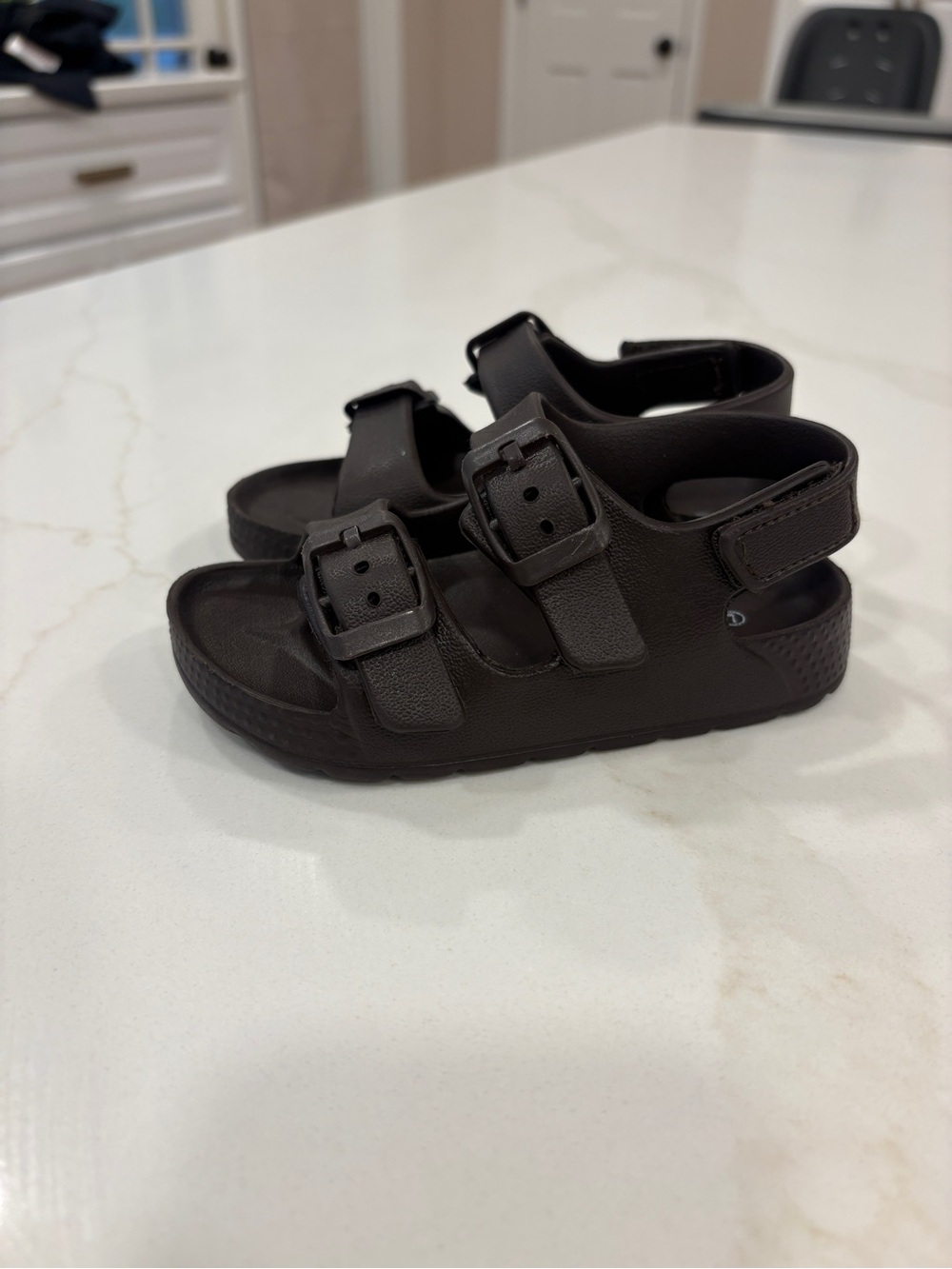 NWOT Toddler Waterproof Brown Double-Buckle Sandals Size 7 - Picture 2 of 3
